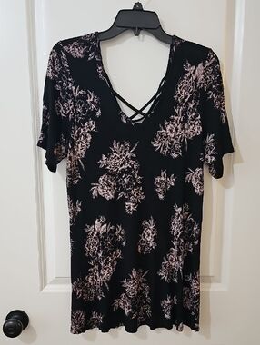 Black Floral V-Neck Crisscross Tunic